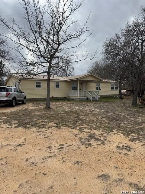 204 Creekside, Floresville, TX 78114 - #1