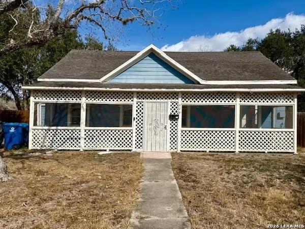 906 Jefferson, Beeville, TX 78102