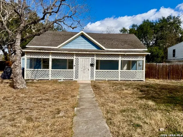 906 Jefferson, Beeville, TX 78102 - #2