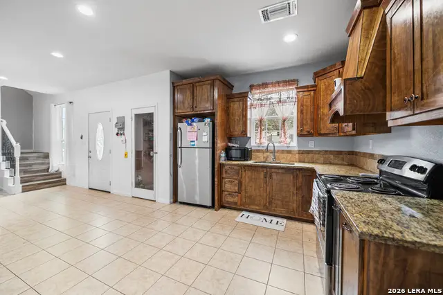 22914 Skila Dr, Elmendorf, TX 78112 - Image #3