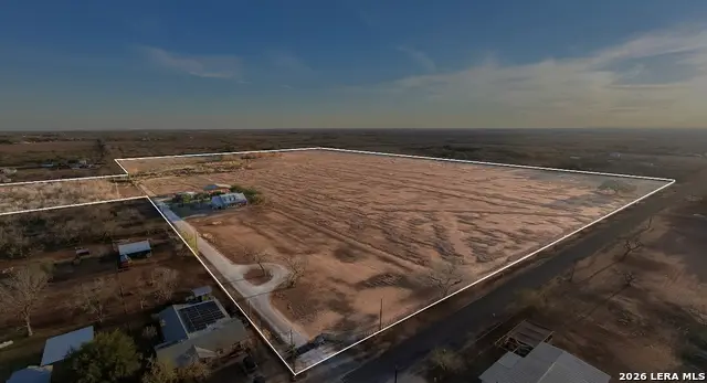 375 Bluntzer Rd, Jourdanton, TX 78026 - #2