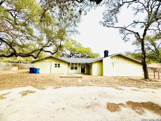 25 Sunrise Dr., Pleasanton, TX 78064 - #2