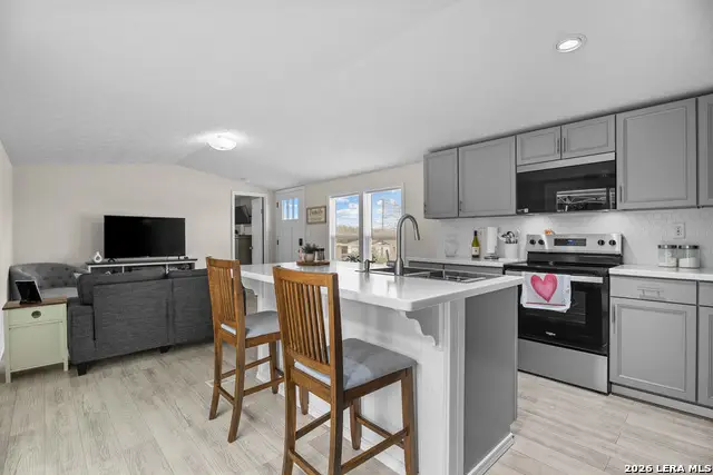 483 Wright, Bandera, TX 78003 - #2