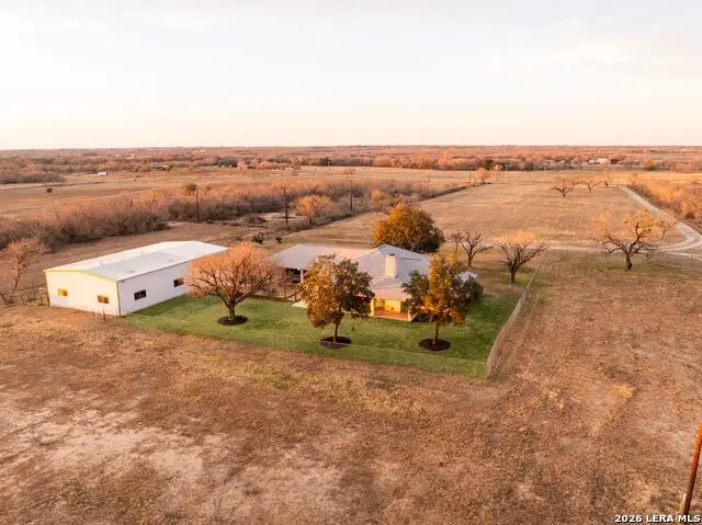 14320 La Vernia Rd, Saint Hedwig, TX 78152 - Image #1