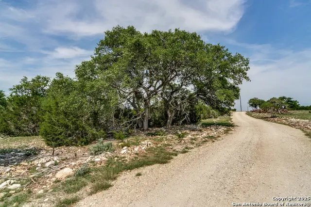 645 Arthur Ave, Kerrville, TX 78624 - Image #2