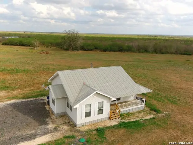 501 S Parker, Nixon, TX 78140 - #3