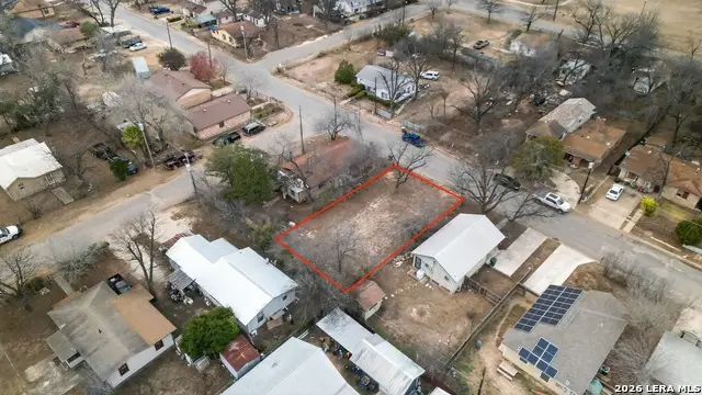 527 Juarez, Uvalde, TX 78801 - #2