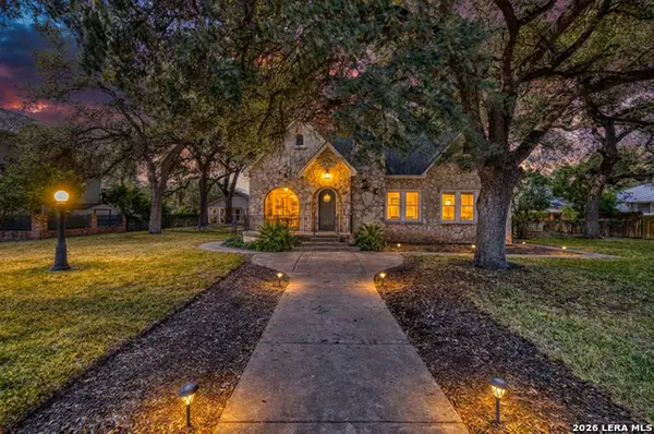 807 N Getty St, Uvalde, TX 78801