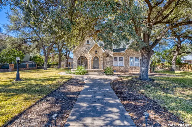 807 N Getty St, Uvalde, TX 78801 - #2