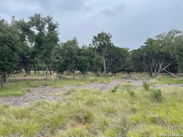 30 Clearwater Canyon, Bandera, TX 78003 - #2