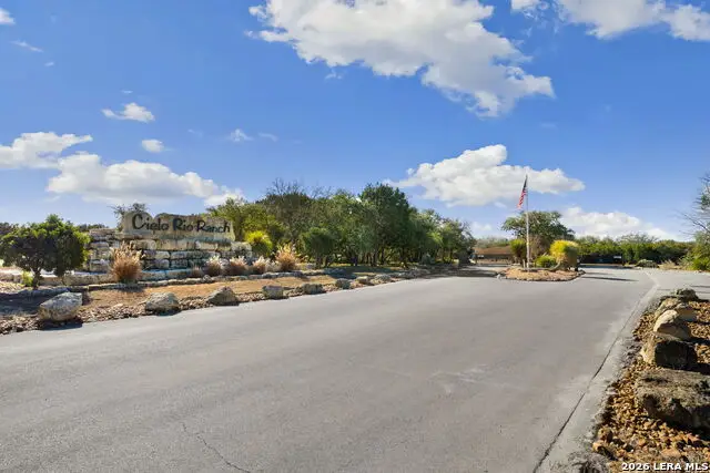 180 La Vista Ct, Pipe Creek, TX 78063 - #2