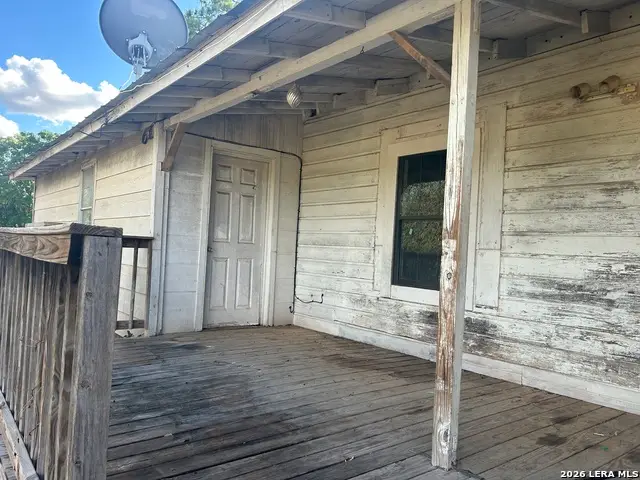 414 Davis, Devine, TX 78016 - #2