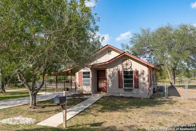 412 W Coker, Devine, TX 78016 - #2