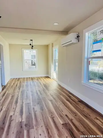 222 W Burcham Ave, San Antonio, TX 78221 - Image #3