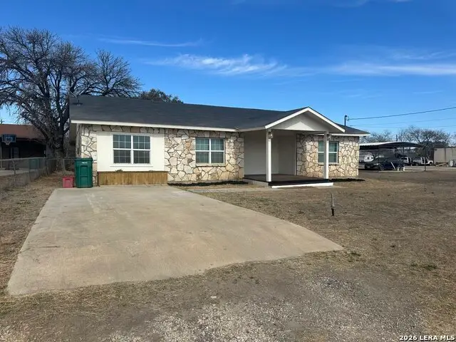 715 Walnut, Jourdanton, TX 78026 - #1