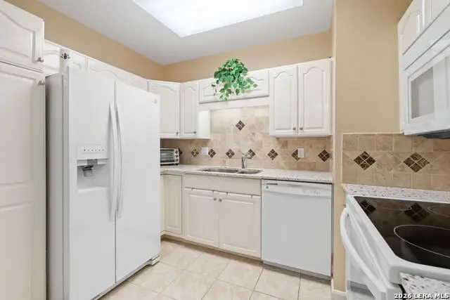 1 Towers Park Ln #1813, San Antonio, TX 78209 - Image #3