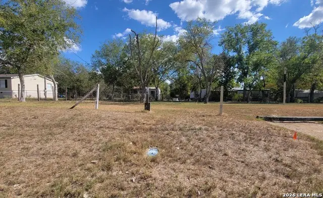 304 E Hunt St, Pleasanton, TX 78064 - #1