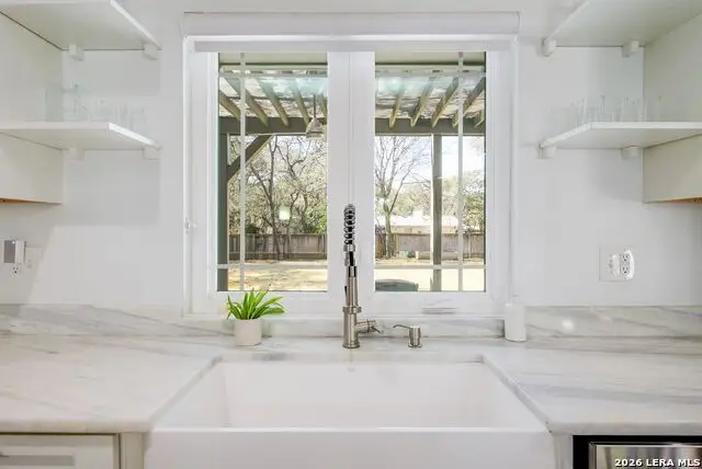 131 William Classen, Hollywood Park, TX 78232 - #3