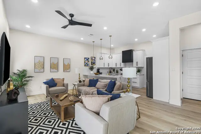 1021 S Hackberry #202, San Antonio, TX 78210 - #3