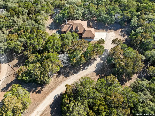 489 Lakeside Dr, Lakehills, TX 78063 - #2