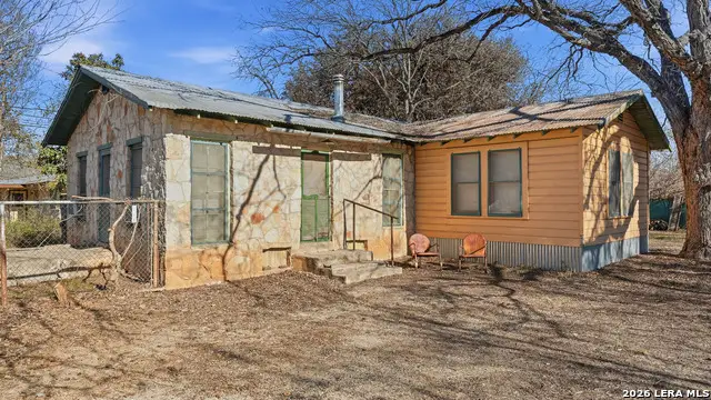 964 N Union Ave, New Braunfels, TX 78130 - #1