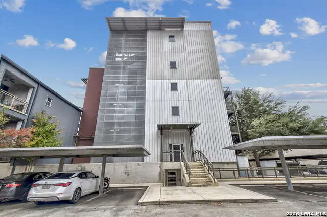 831 Flores #2212, San Antonio, TX 78204 - #2
