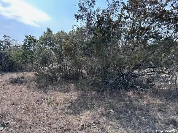 1341 Lakeshore, Bandera, TX 78003