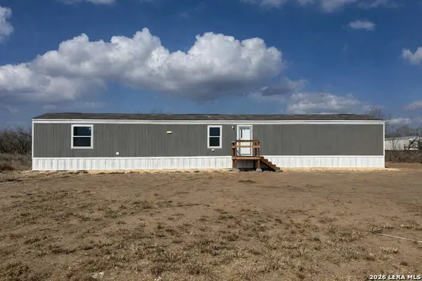 870 Ave. J, Christine, TX 78012