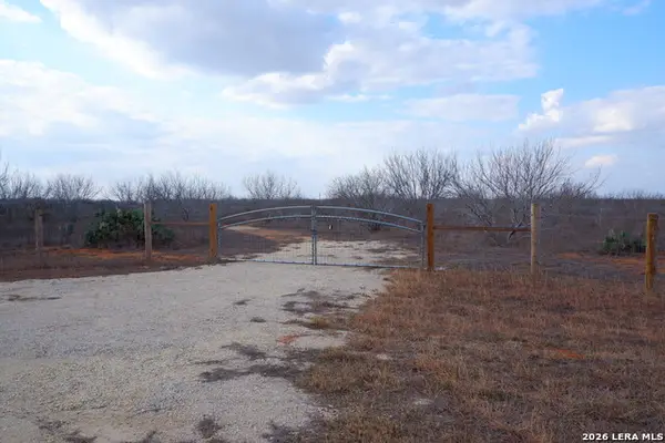 8846 Fm 140, Charlotte, TX 78011