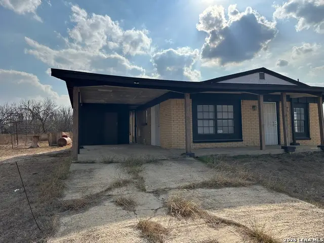 426 Carrizo Hill, Carrizo Springs, TX 78834 - #2