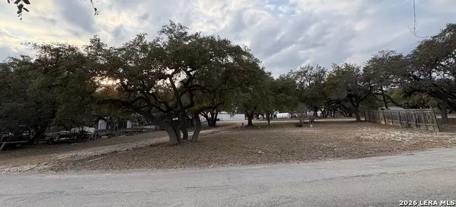 138 Lakeshore Dr S, Bandera, TX 78003 - #2