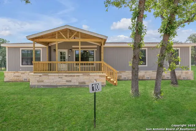 136 Syrah St, La Vernia, TX 78121 - #1