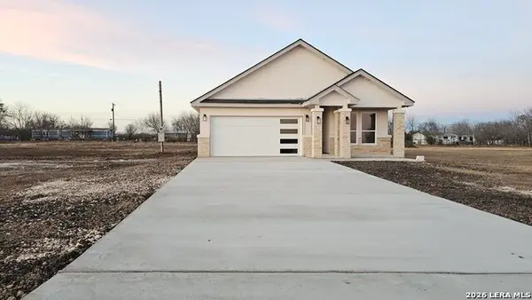 12611 Toro Dr, Atascosa, TX 78002