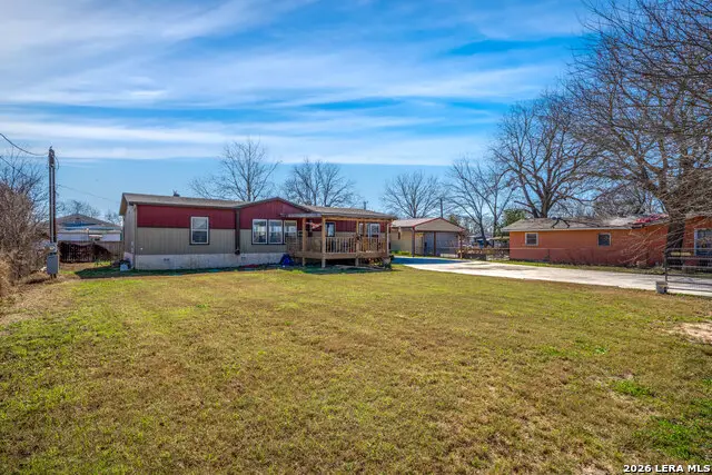 218 W 2nd St, Elmendorf, TX 78112 - #3