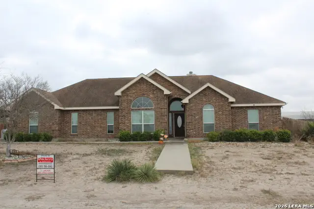 137 Lakeview Trace, Three Rivers, TX 78071 - #1