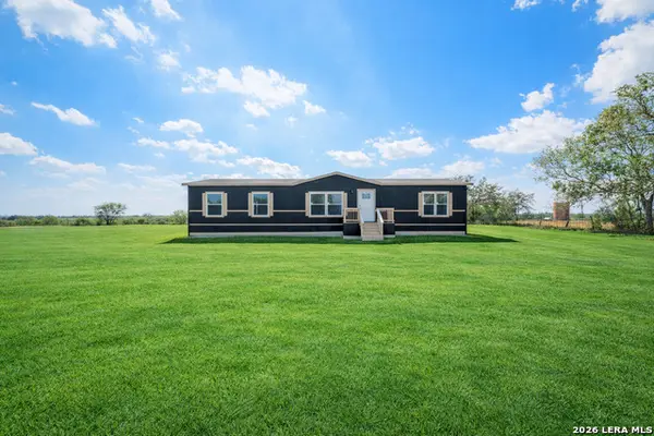 2951 Fm 1333, Poteet, TX 78065