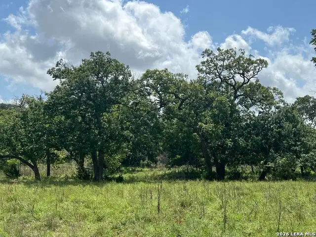 144 N Derby Ct, Kerrville, TX 78028 - #2