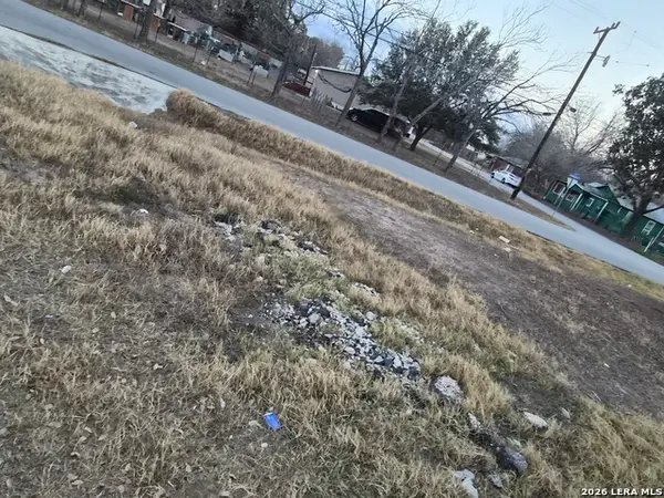 10231 Commerce, Atascosa, TX 78002