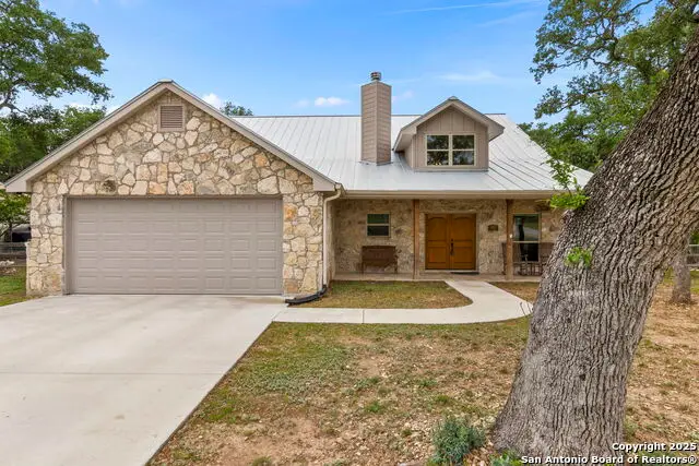 445 Settlers Ln, Bandera, TX 78003 - #3