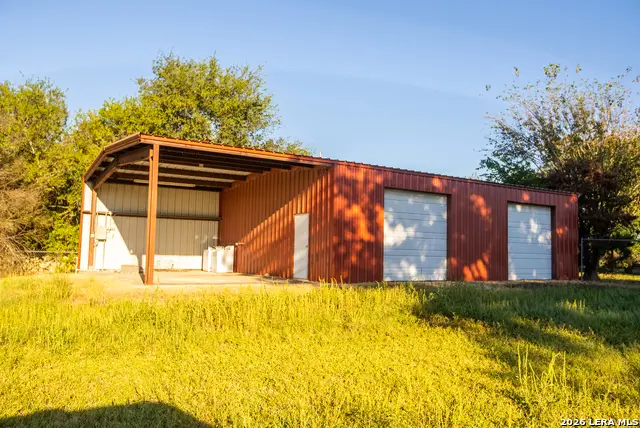 637 Strempel Rd, Seguin, TX 78155 - #2