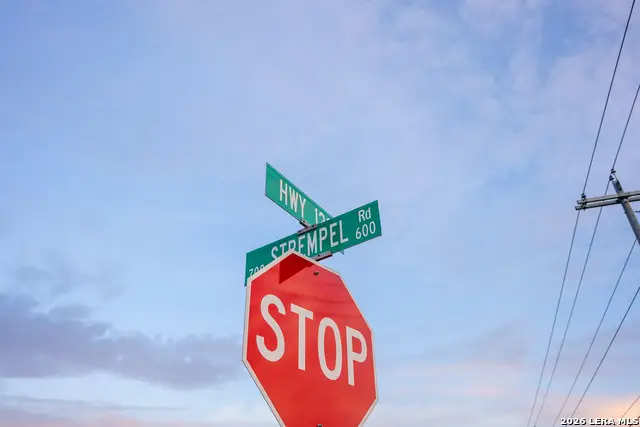 637 Strempel Rd, Seguin, TX 78155 - #3