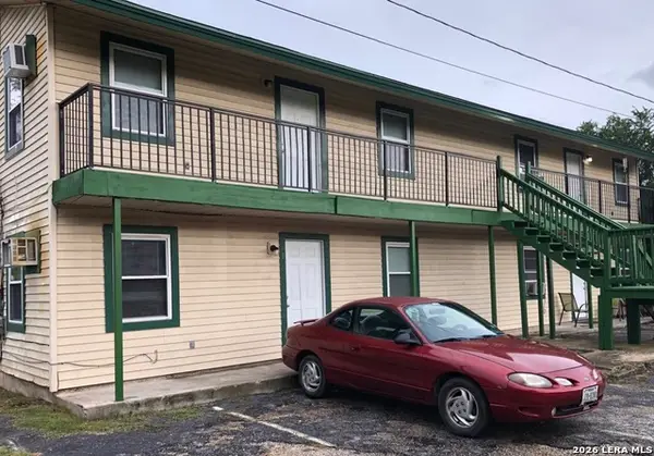 728 S Guadalupe, Seguin, TX 78155