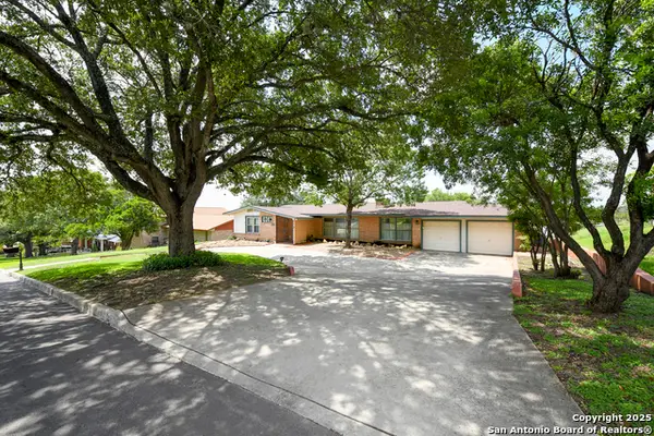 222 Highview, San Antonio, TX 78228