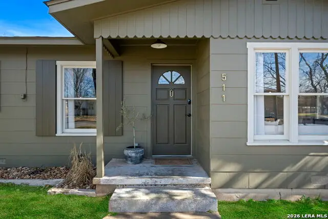 511 Olive St, Fredericksburg, TX 78624 - #3