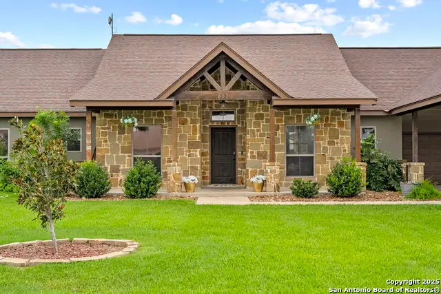 622 N Dickson, Poth, TX 78147 - #2