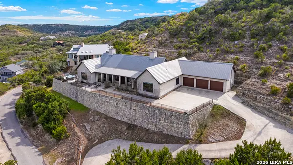 800 High Oaks, Canyon Lake, TX 78133