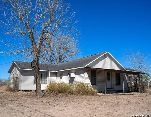 1580 Middle Rd, George West, TX 78022 - #2