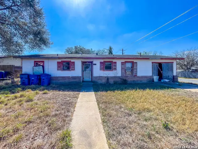 1000 Crockett, Beeville, TX 78102 - #1