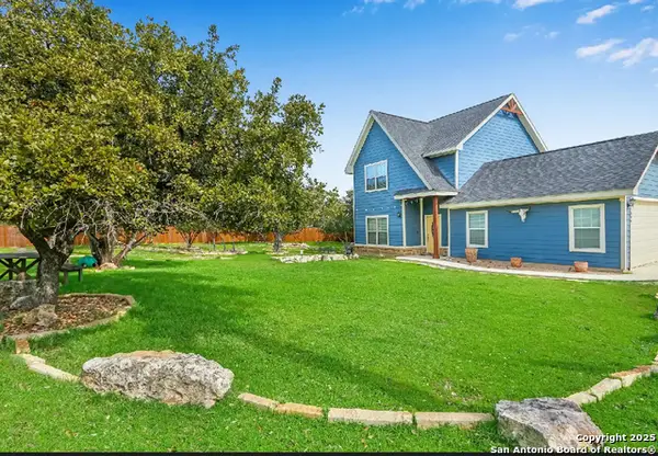 1009 Eagle Flight Dr, Canyon Lake, TX 78133