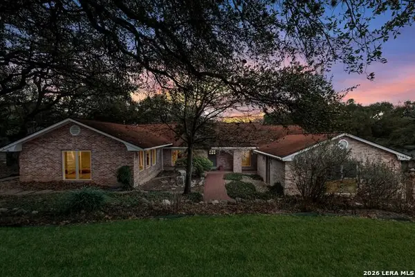 340 Mustang Cir, Hollywood Park, TX 78232